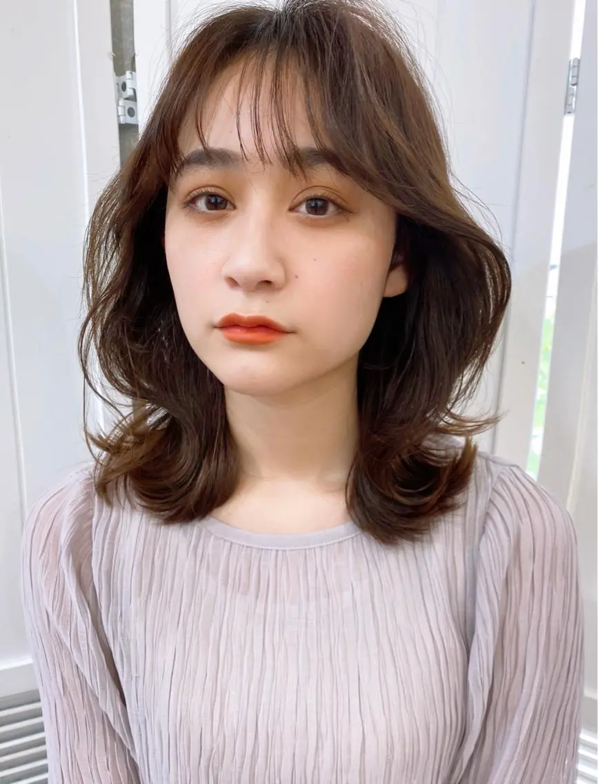 ミディアム カット ヘアカラー トリートメント レイヤー/顔周り 田山 穂波のヘアスタイル