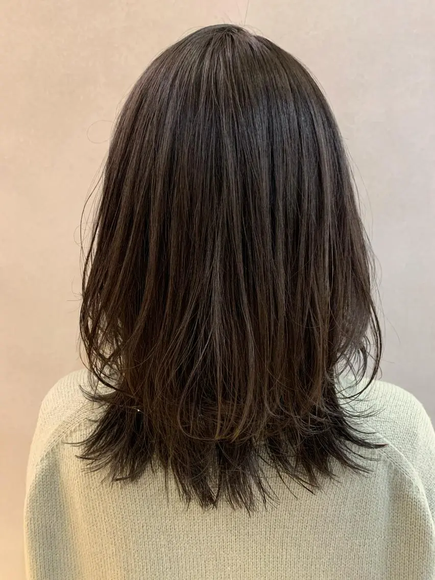 セミロング カット ヘアカラー トリートメント 土佐 優奈のヘアスタイル