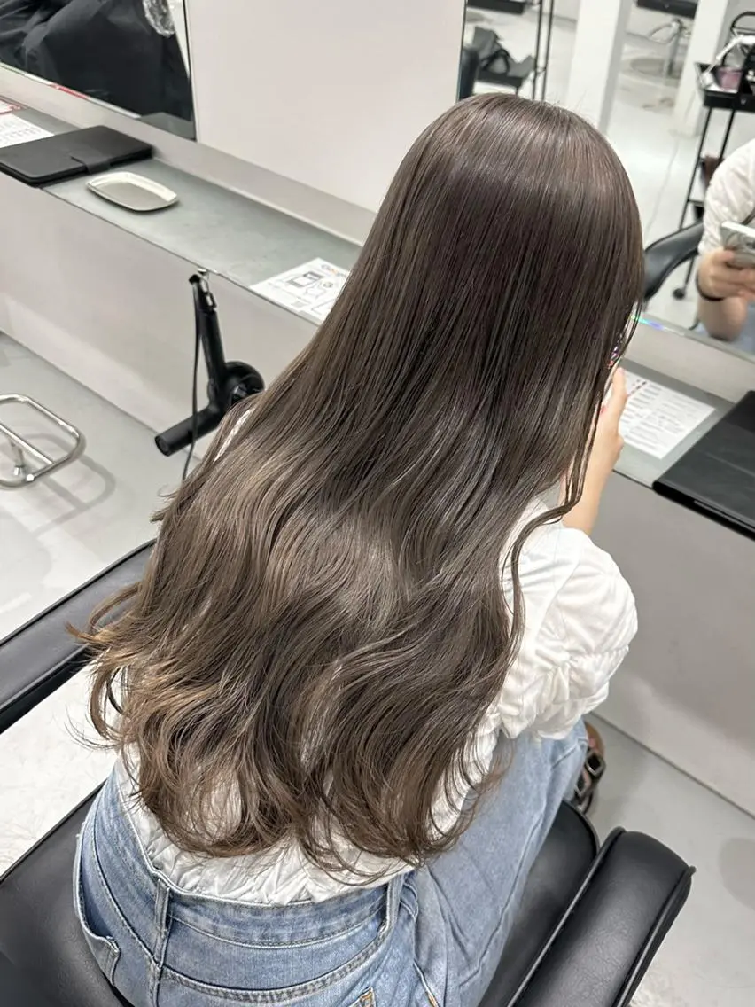 ロング カラー カット ヘアカラー トリートメント ベージュ/髪質改善 新潟/万代/井上佑のヘアスタイル