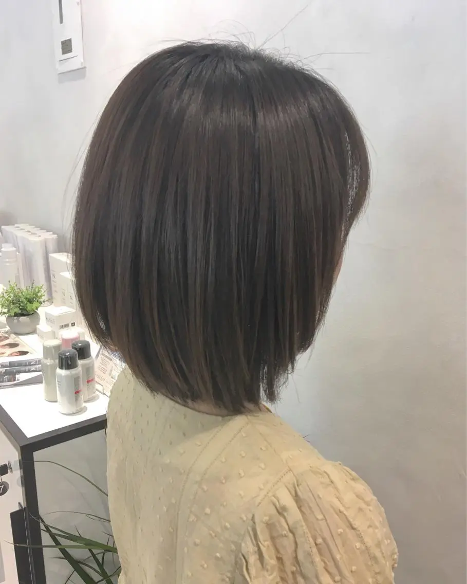 ショート カラー ヘアアレンジ グレージュ モカグレージュ エグチ アキラのヘアスタイル