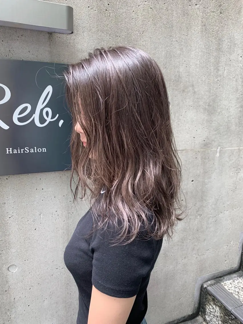 ミディアム カラー レイヤーカット 西村あきやのヘアスタイル