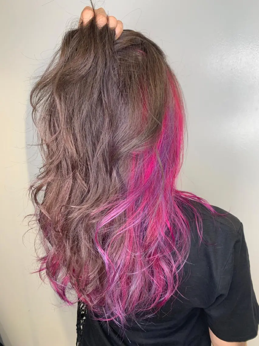 セミロング カラー ダブルカラー インナーカラー 森本 笑のヘアスタイル