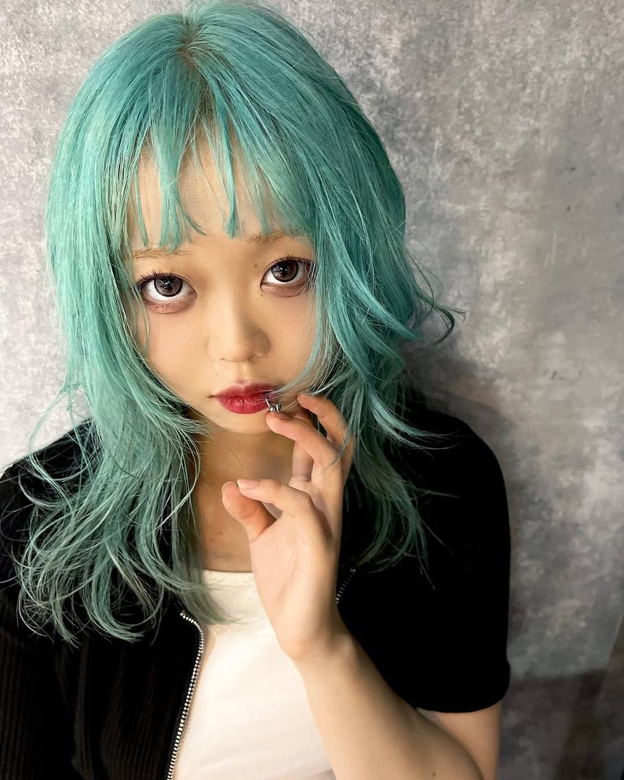 ミディアム カラー レイヤーカット ウルフカット ウルフ/レイヤー /ブリーチ/心斎橋のヘアスタイル
