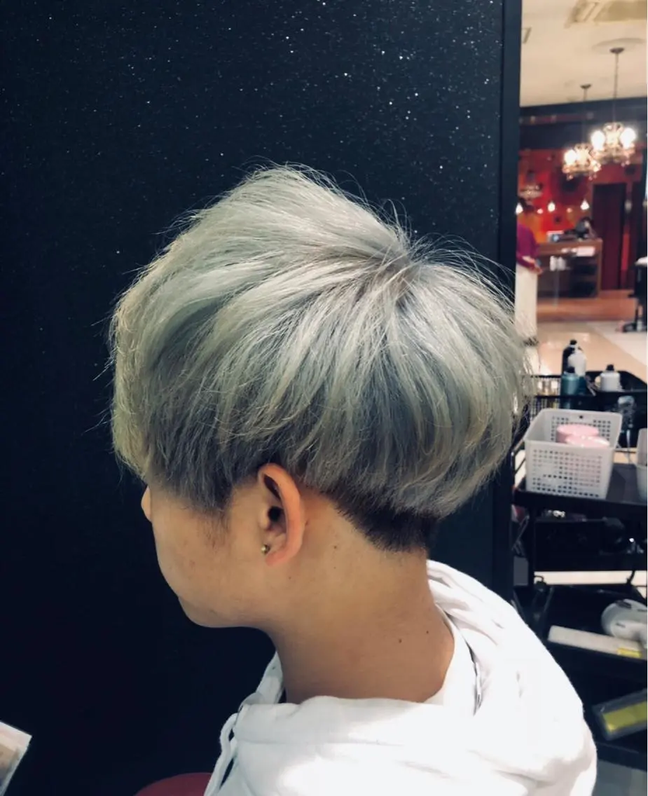 セミロング カラー topstylist 三谷翔太郎のヘアスタイル