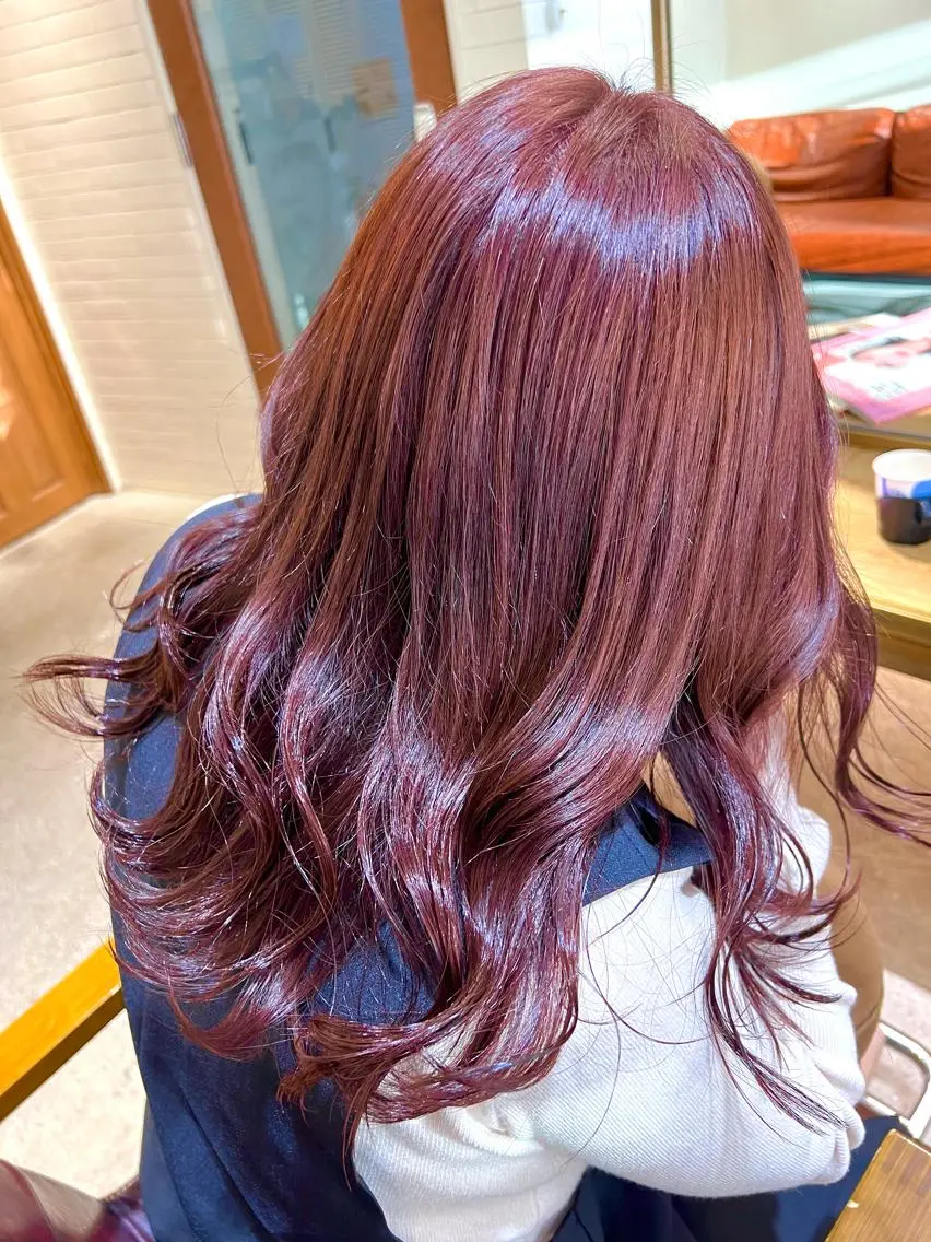 ミディアム ピンクブラウン カット ヘアカラー トリートメント ニイムラ ミキのヘアスタイル