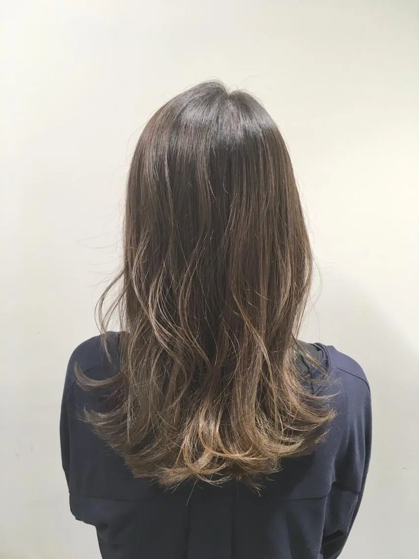 ロング カラー ベージュカラー フォギーベージュ ヘアカラー トリートメント ヘアセット yoshi ☆のヘアスタイル