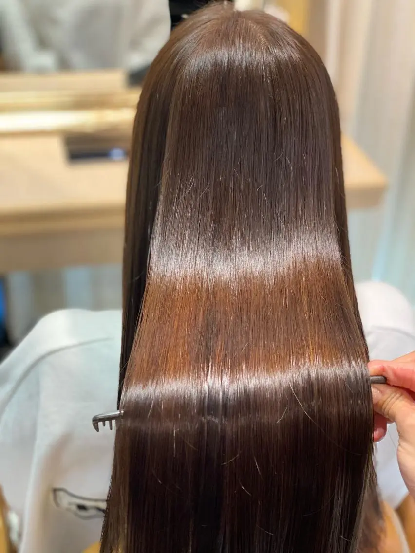 ロング ヘアカラー トリートメント 髪質改善 縮毛の達人 矢井由真のヘアスタイル