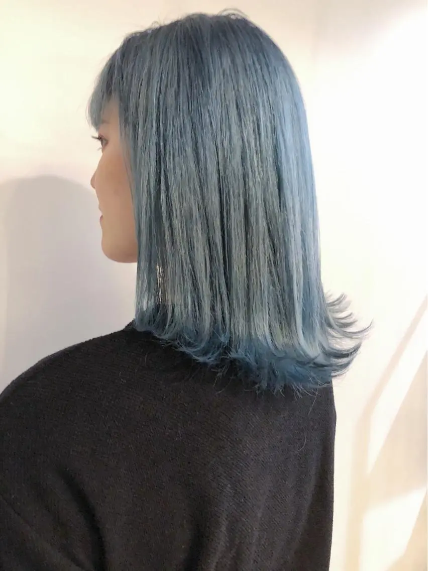 セミロング カラー カット ヘアカラー トリートメント 安藤 佑衣のヘアスタイル