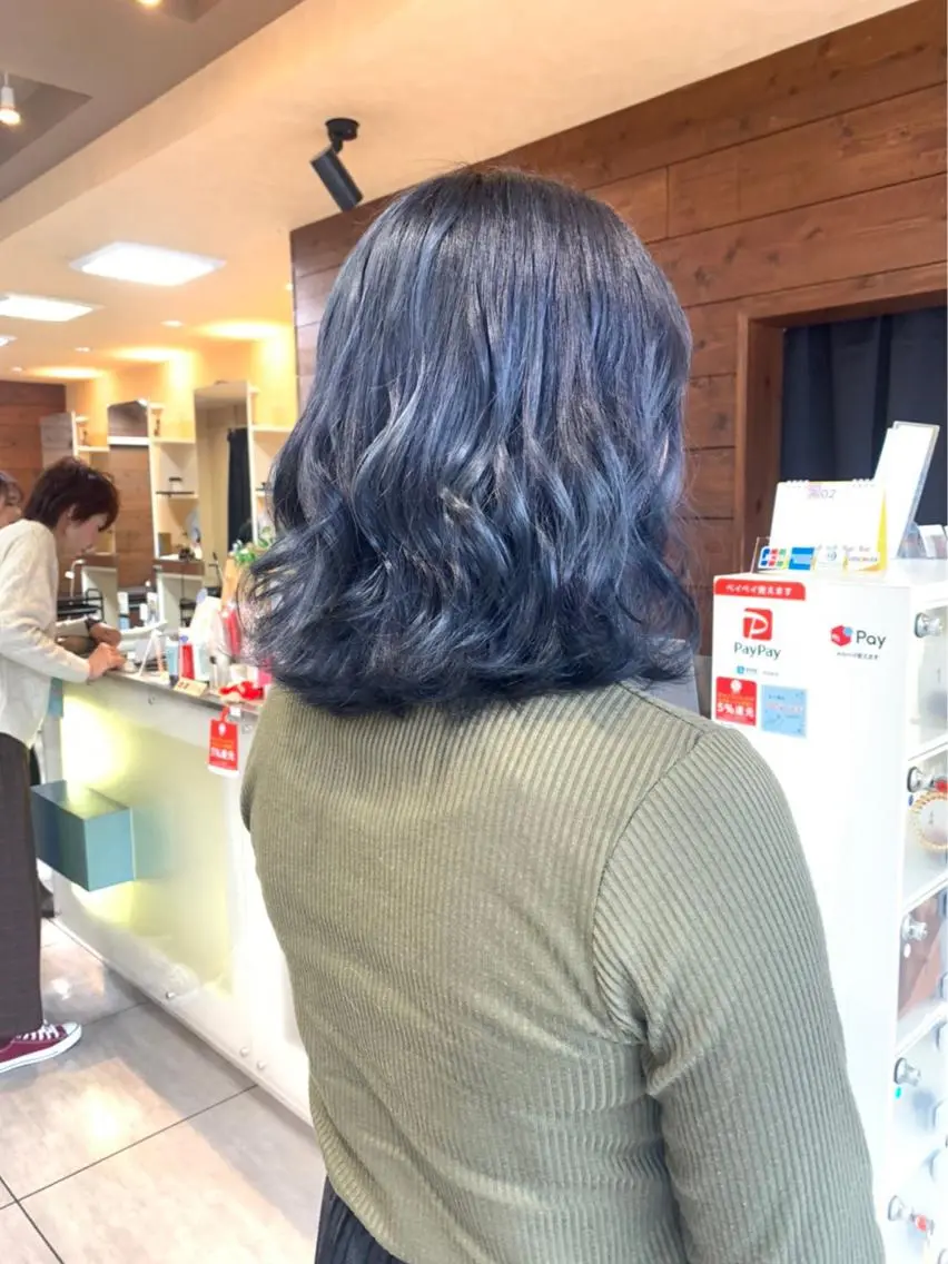 ミディアム レイヤー/艶髪カラー 森本くるみのヘアスタイル
