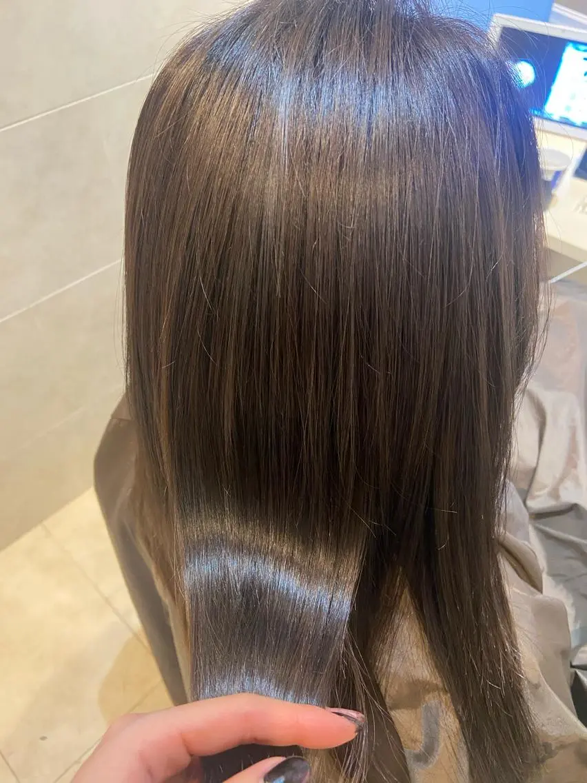 ミディアム レイヤーカット🖤 SAYAのヘアスタイル
