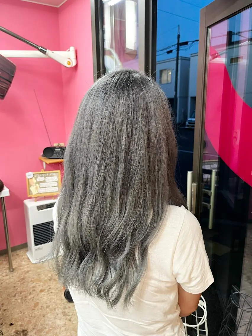 ロング 新明 修一のヘアスタイル