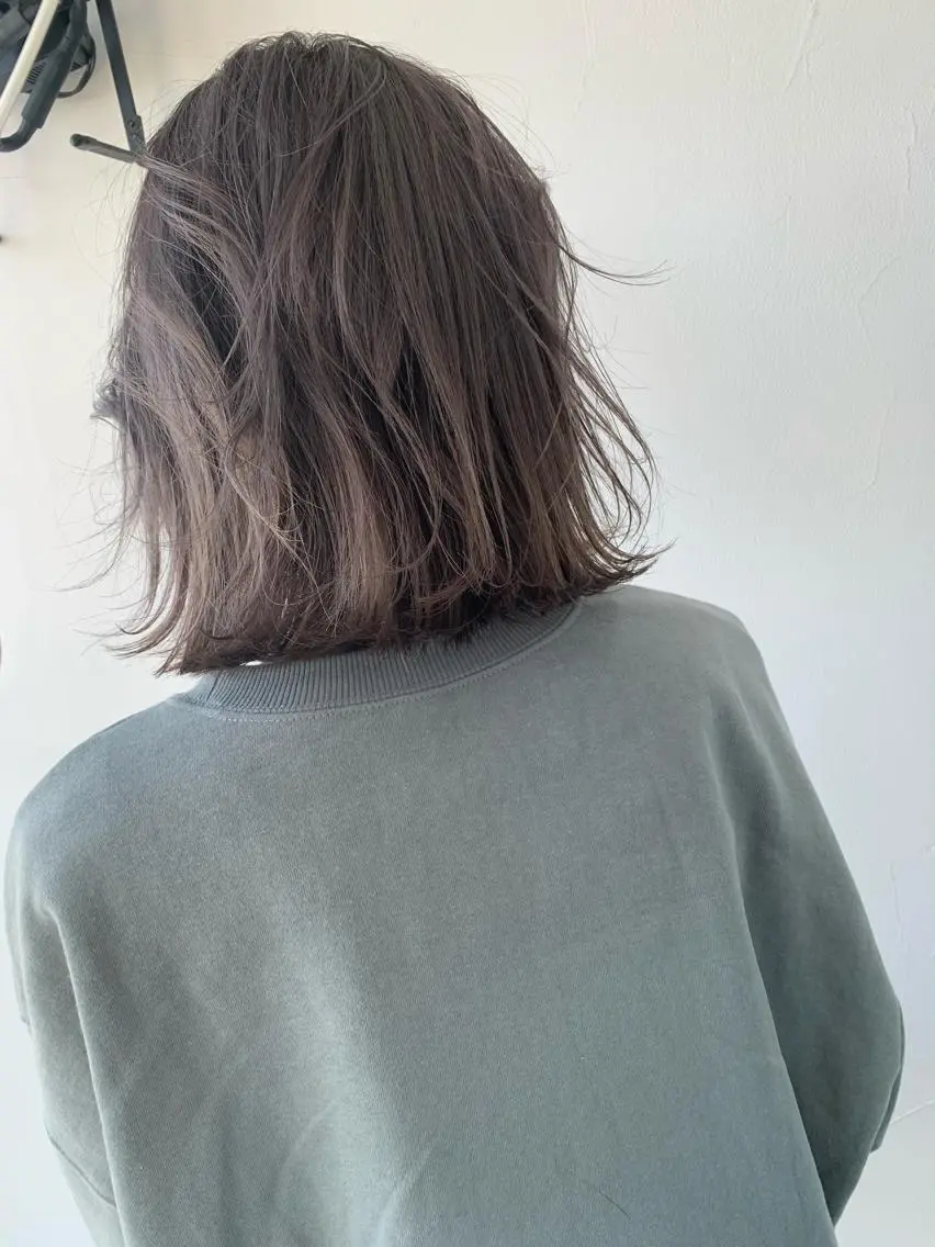 ミディアム Lit.豊橋 夏目のヘアスタイル