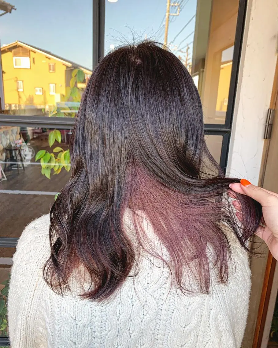 ロング カラー ブリーチ インナーカラー ラベンダーカラー ラベンダーピンク ピンクカラー カット ヘアカラー 井上 花音のヘアスタイル