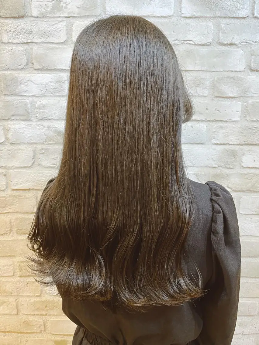 カラー オリーブカラー しみず りぶのヘアスタイル