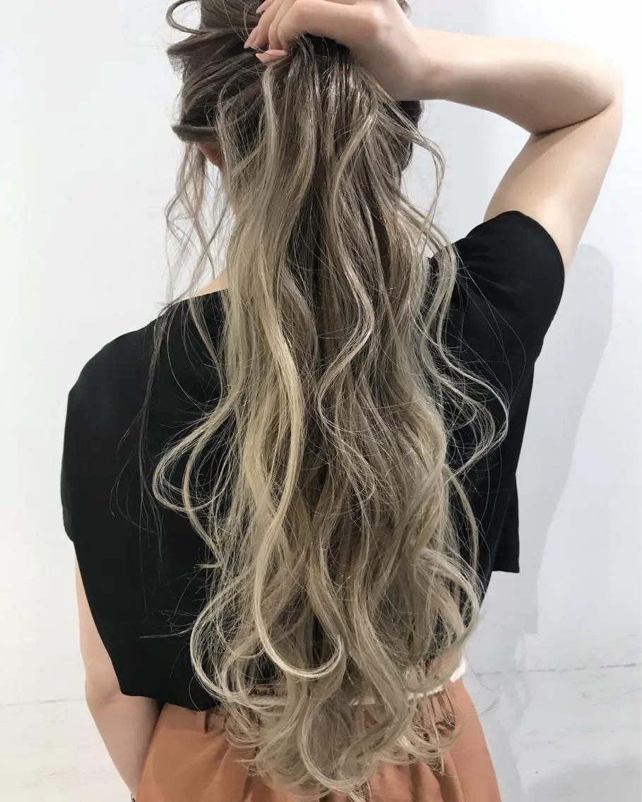 ロング カラー ヘアアレンジ 【公式】amble luxe池袋東口🩷のヘアスタイル