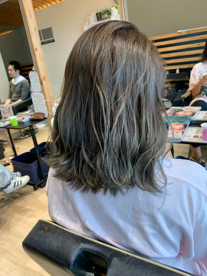 ミディアム カラー ミント 大久保 隆蔵のヘアスタイル