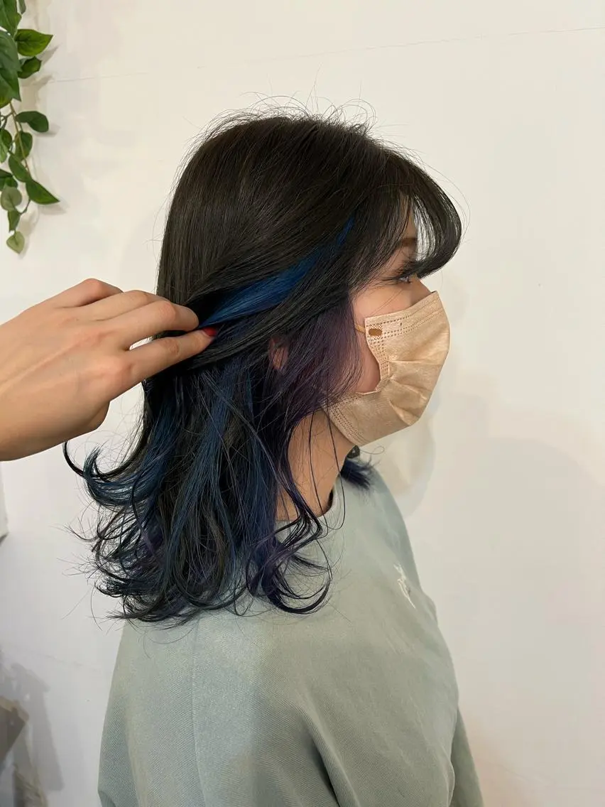 ミディアム カラー ブルーカラー インナーカラー バイオレットカラー ヘアカラー Sachiko ❤︎Pressのヘアスタイル