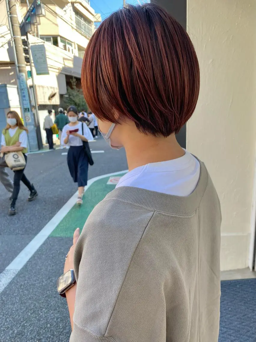 ショート カラー パーマ ヘアアレンジ メンズ キッズ ネイル マツエク・マツパ 丸みショート ブラウンカラー レッドカラー レッドブラウン カラーマツエク カット ヘアカラー トリートメント 森貴裕/ベージュ/ パーマ/オリーブのヘアスタイル