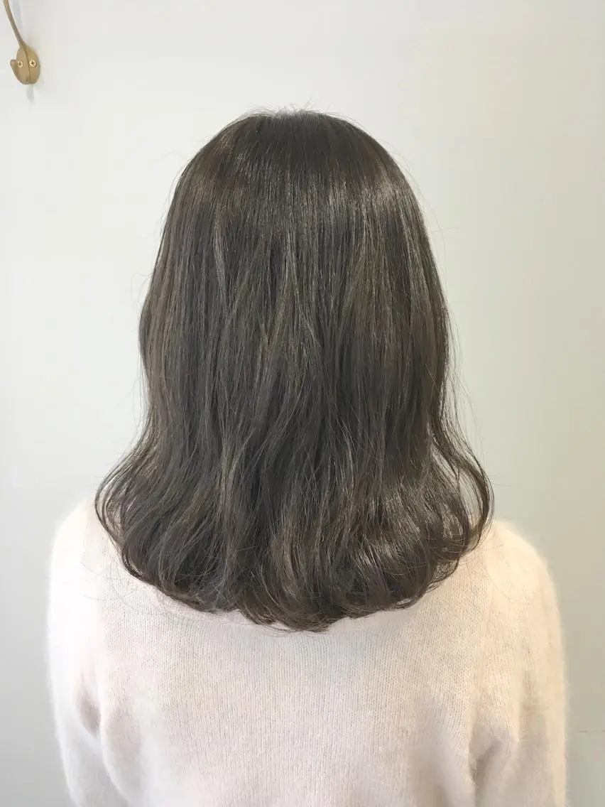 ミディアム カラー グレージュ yoshi ☆のヘアスタイル