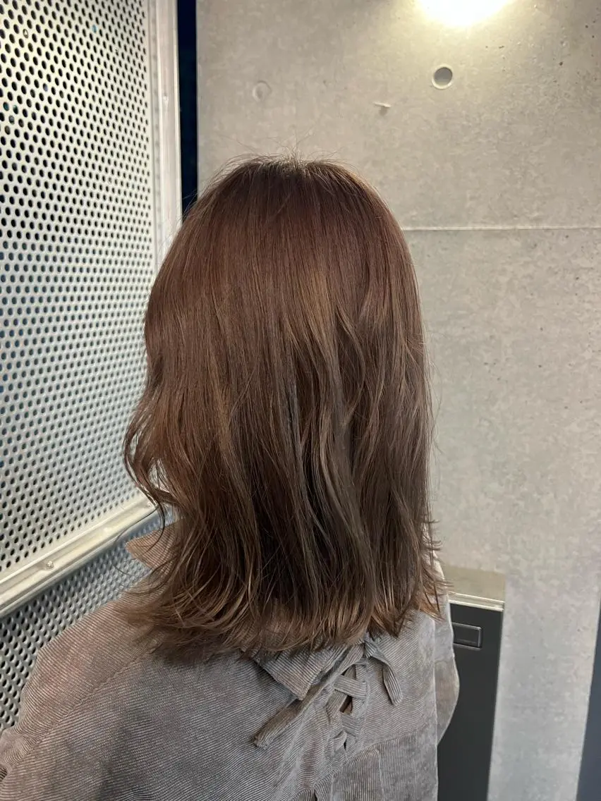 ミディアム カラー グレージュ モカグレージュ ヘアカラー 吉野 瑳桜のヘアスタイル