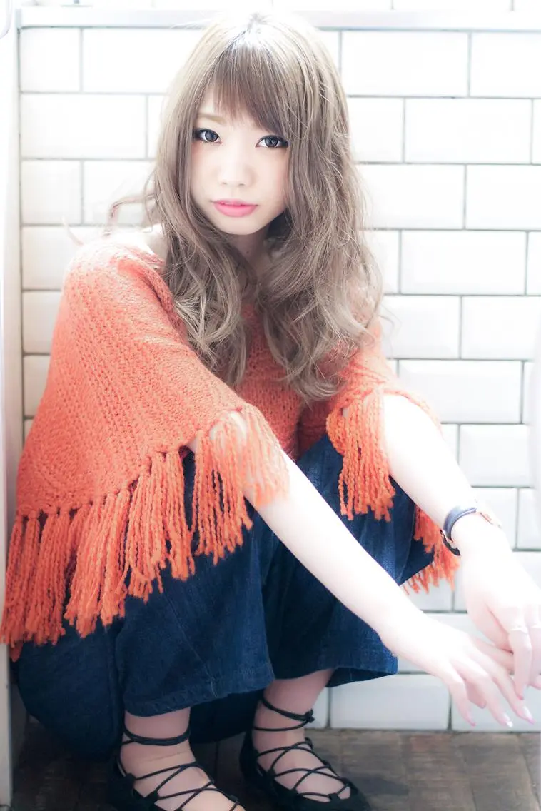 ミディアム EIGHT plum TOKIOリミテッドのヘアスタイル