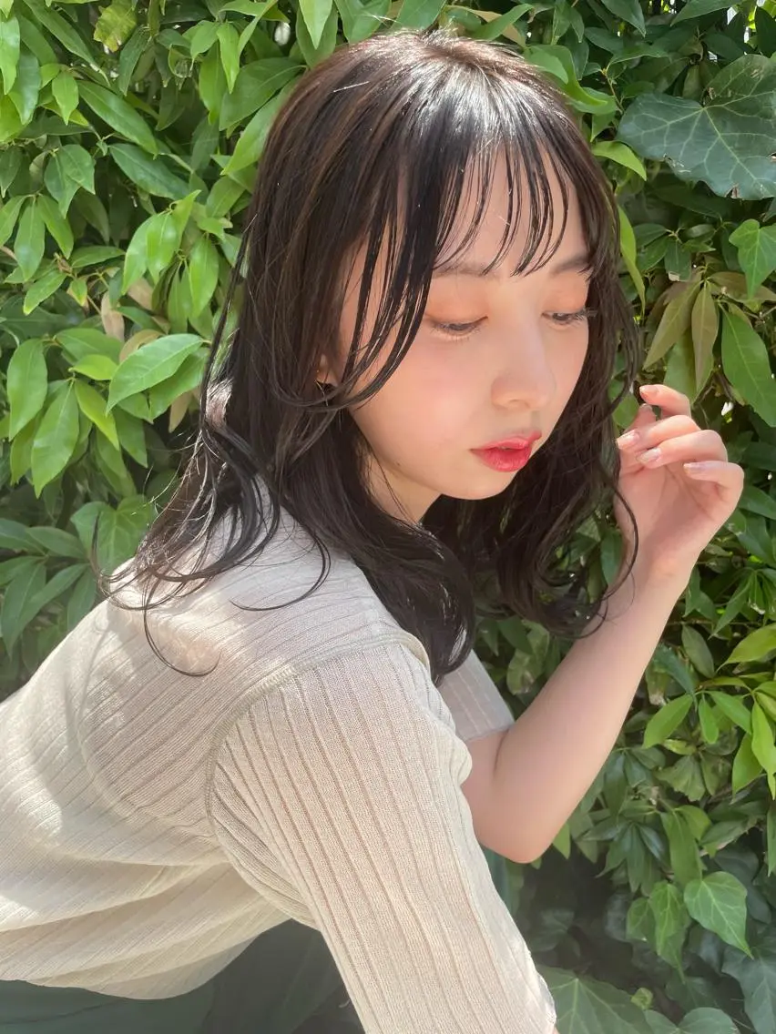 ミディアム アッシュ 外国人風カラー ハイライト 髪質改善 韓国風ヘア カット ヘアカラー トリートメント Lino by hoNuaのヘアスタイル
