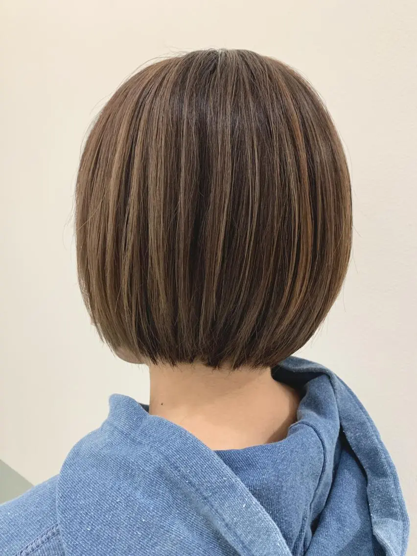 ミディアム ミストバング ハイライト ヘアカラー 片山 果美のヘアスタイル