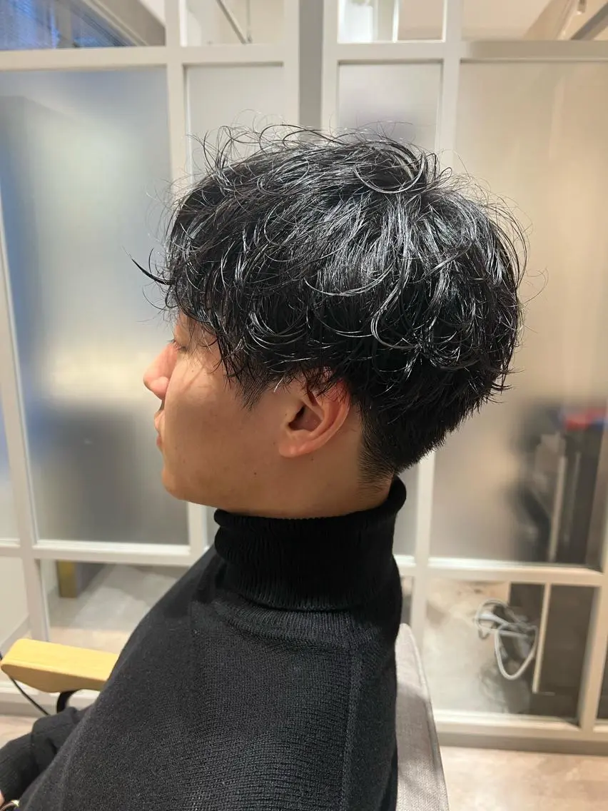 パーマ メンズ センターパート マッシュ メンズパーマ メンズショート ツイストスパイラルパーマ カット パーマ ⭕️メンズパーマ⭕️ 山口 裕太郎のヘアスタイル