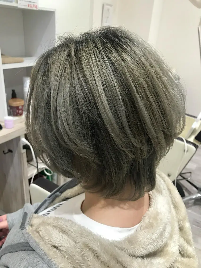 ミディアム カラー ハイトーンカラー くびれヘア 工藤 惇のヘアスタイル