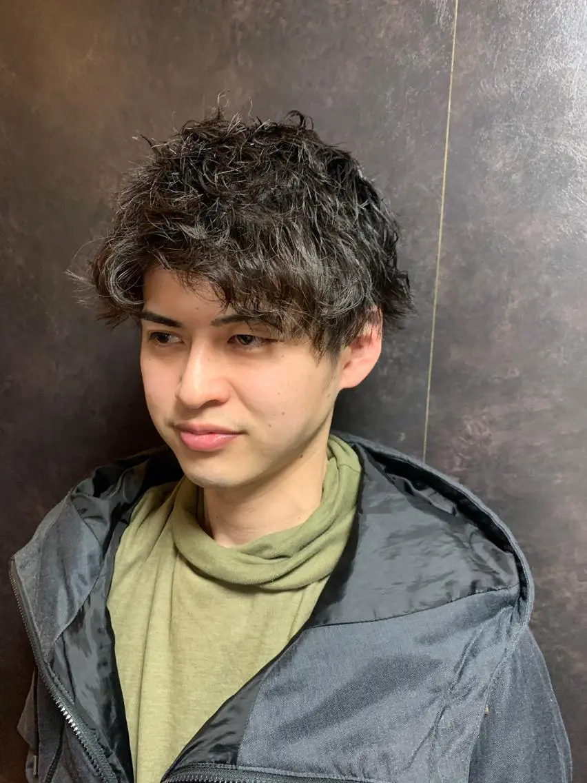 ショート パーマ 山内 敢史のヘアスタイル