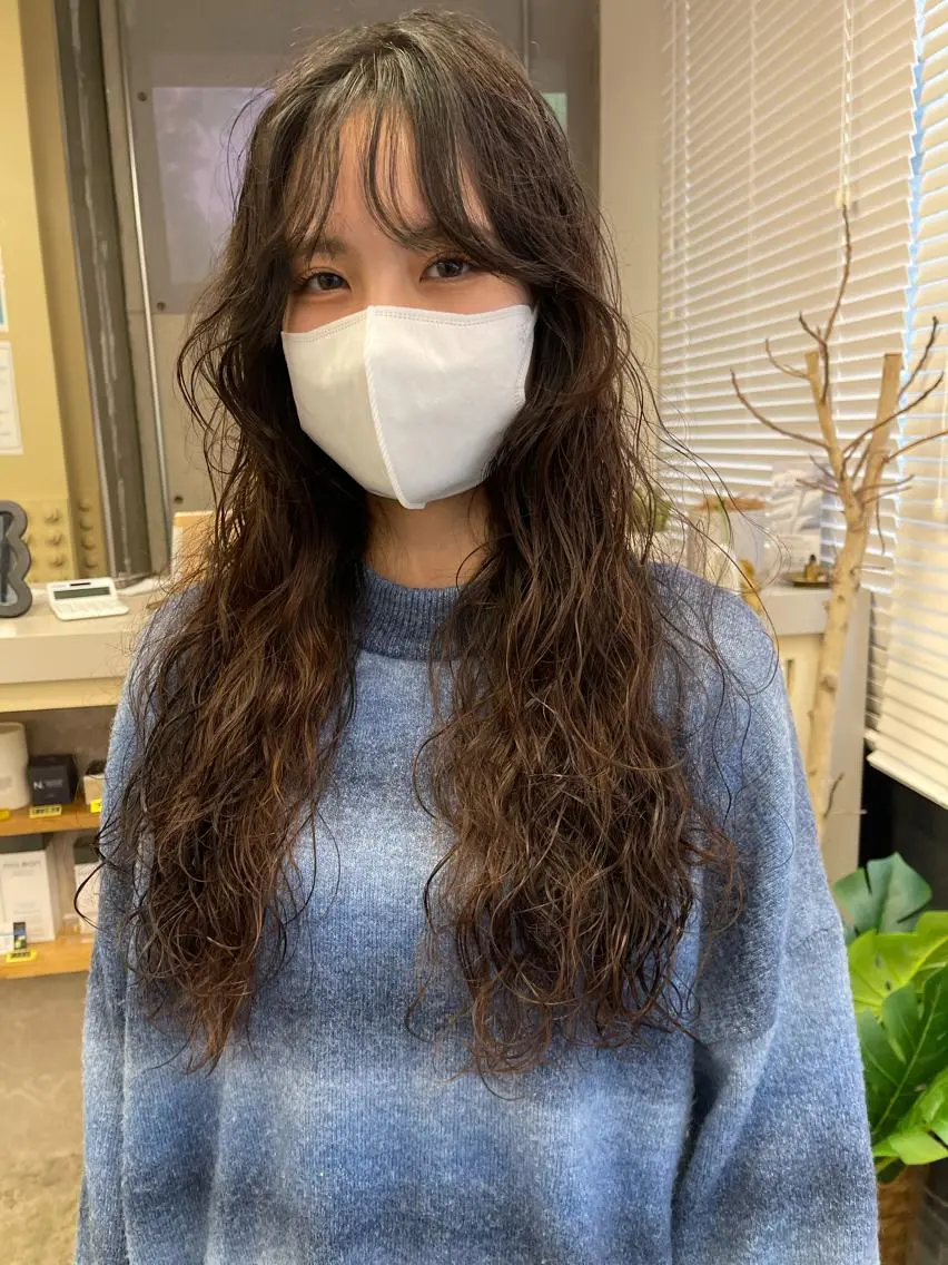 ロング パーマ ヘアアレンジ ロング スパイラルパーマ 早瀬裕之 パーマのヘアスタイル