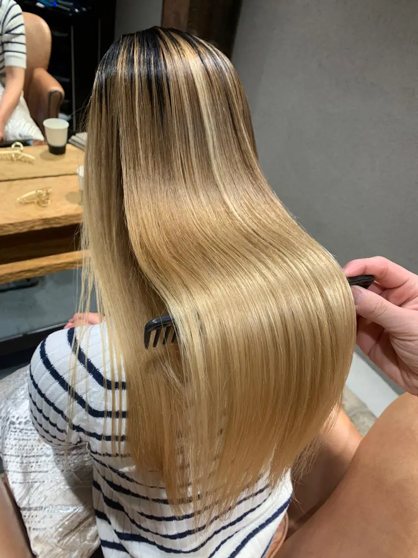 ロング カラー ブリーチ カット 縮毛矯正 トリートメント 似合わせ松本 容政のヘアスタイル