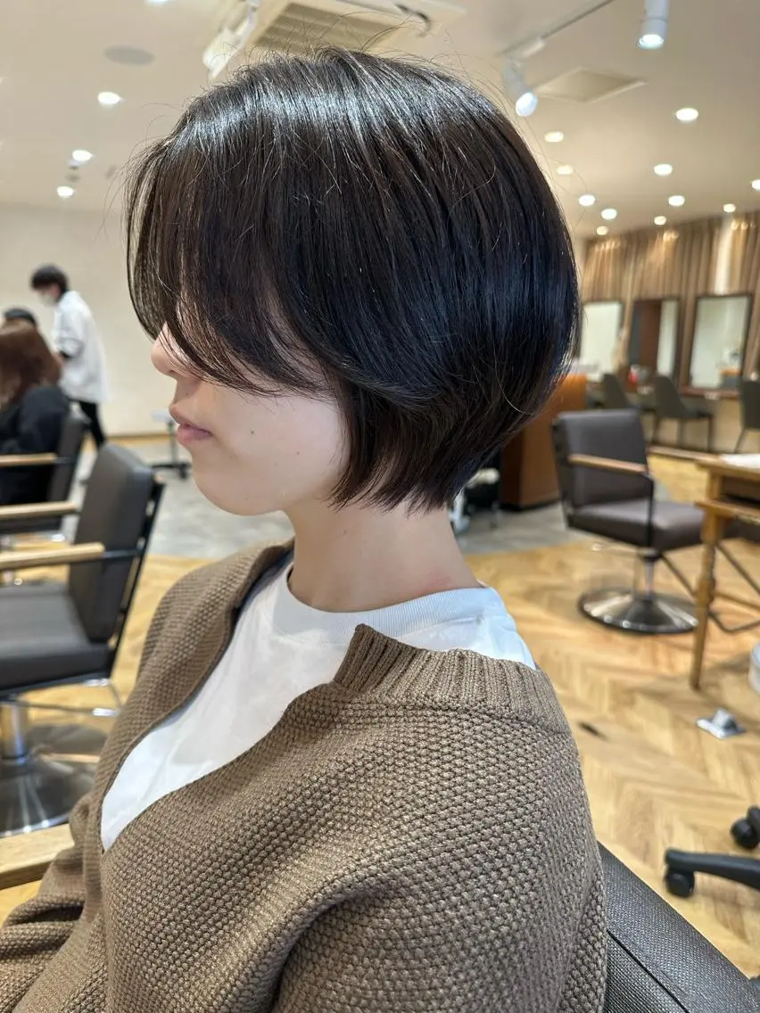 ショート ボブ ショートヘア 小顔カット かえ🩶韓国ボブ🎀 透明感カラー🥣のヘアスタイル