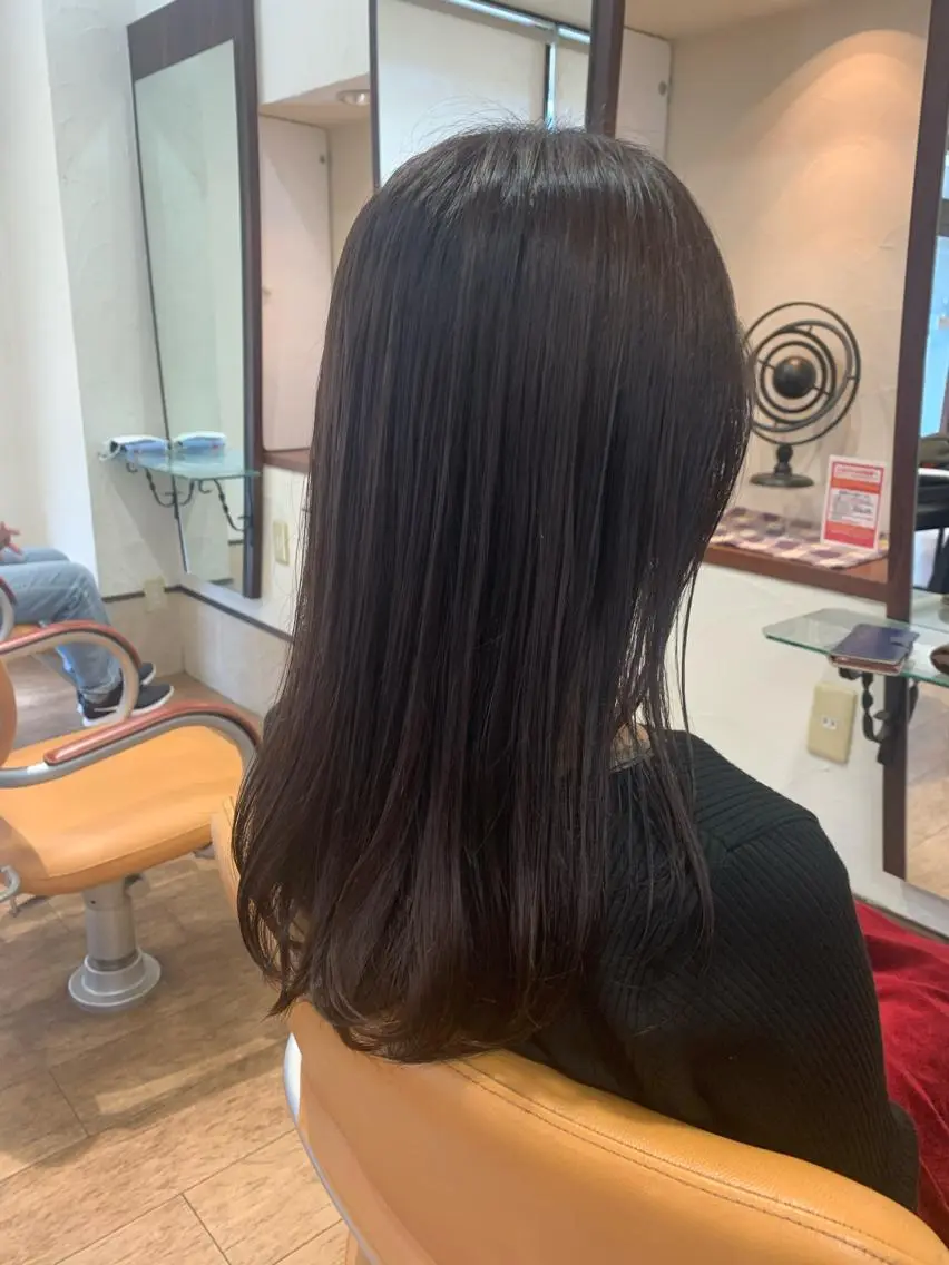 セミロング カラー ブラウンカラー ラベンダーカラー ラベンダーブラウン サプリームヘア 飯田みち瑠のヘアスタイル