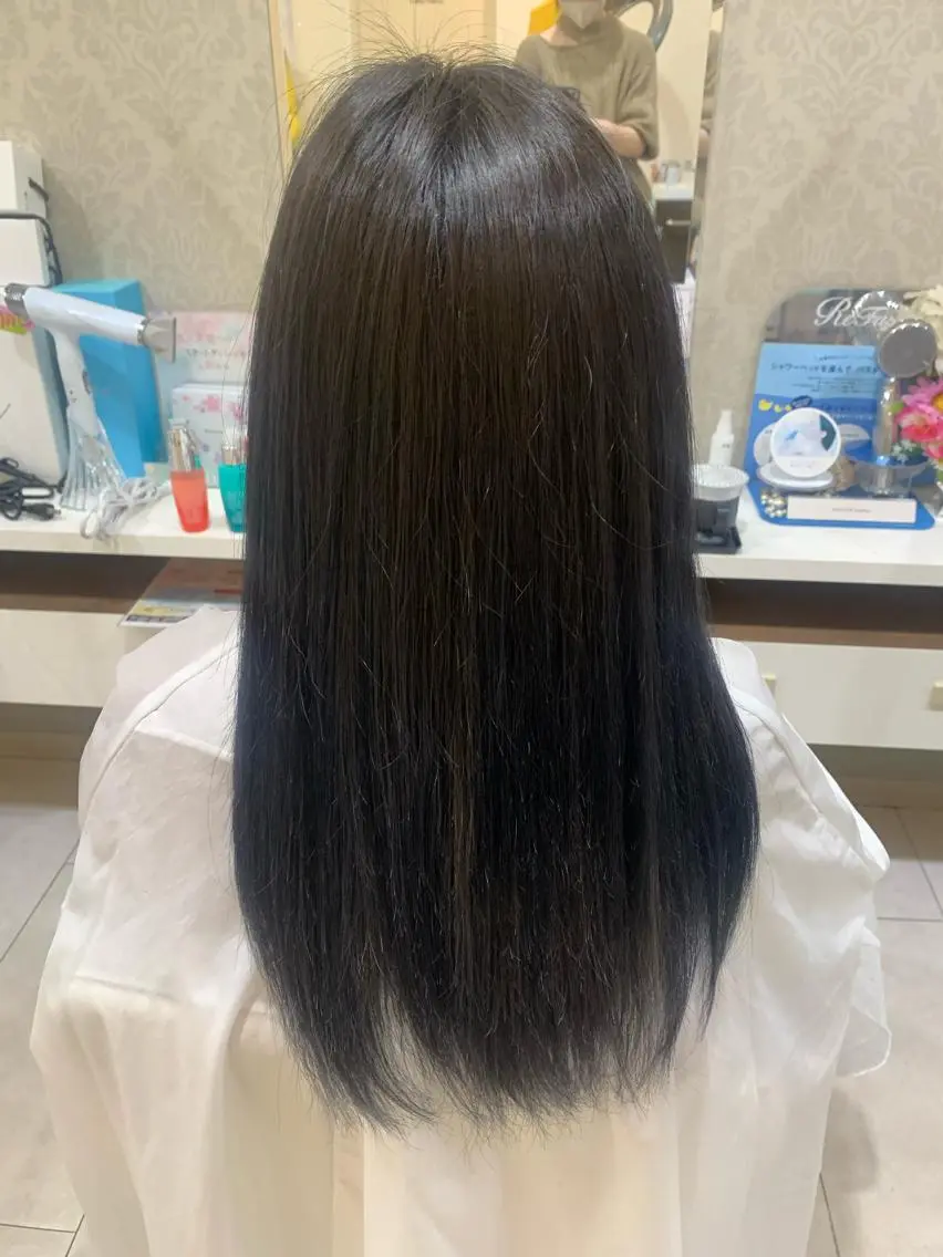 ロング アッシュ 椿 さやかのヘアスタイル