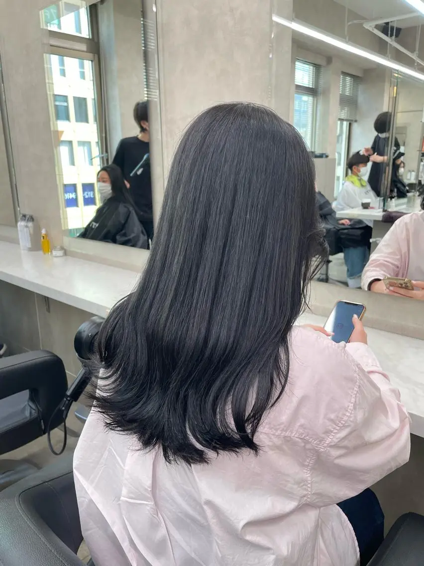ミディアム カラー パーマ ヘアアレンジ メンズ キッズ ネイル マツエク・マツパ アイブロウ 🦋縮毛/韓国レイヤ ー/透明感カラー🦋のヘアスタイル