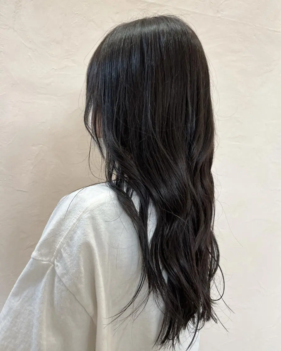 ロング カラー 透明感カラー 高石 未唯のヘアスタイル