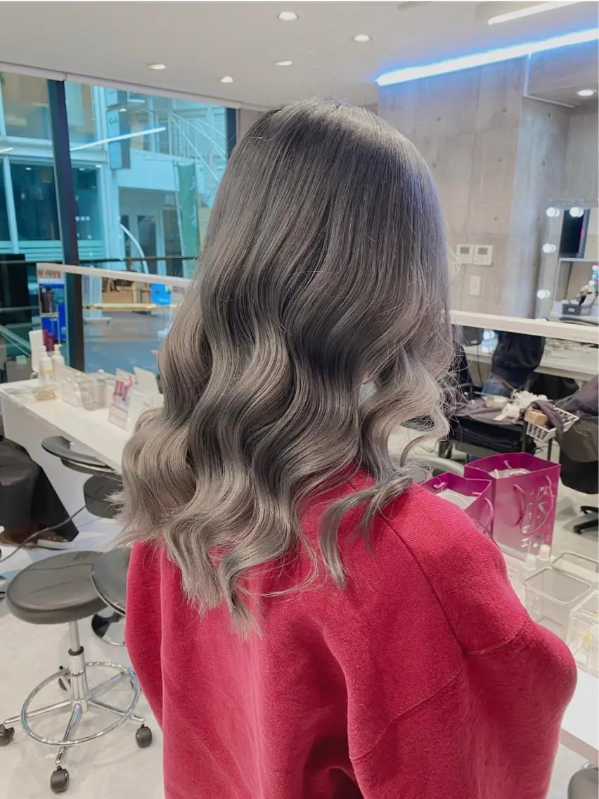 ロング バレイヤージュ特化/ アキラのヘアスタイル