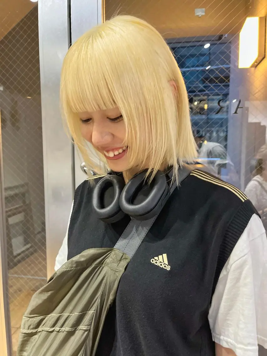 ショート アッシュ ミルクティーブラウン ピンクブラウン レイヤーカット カット ヘアカラー ハイトーンNo.1✨ パーマ✨イマイタツヤのヘアスタイル