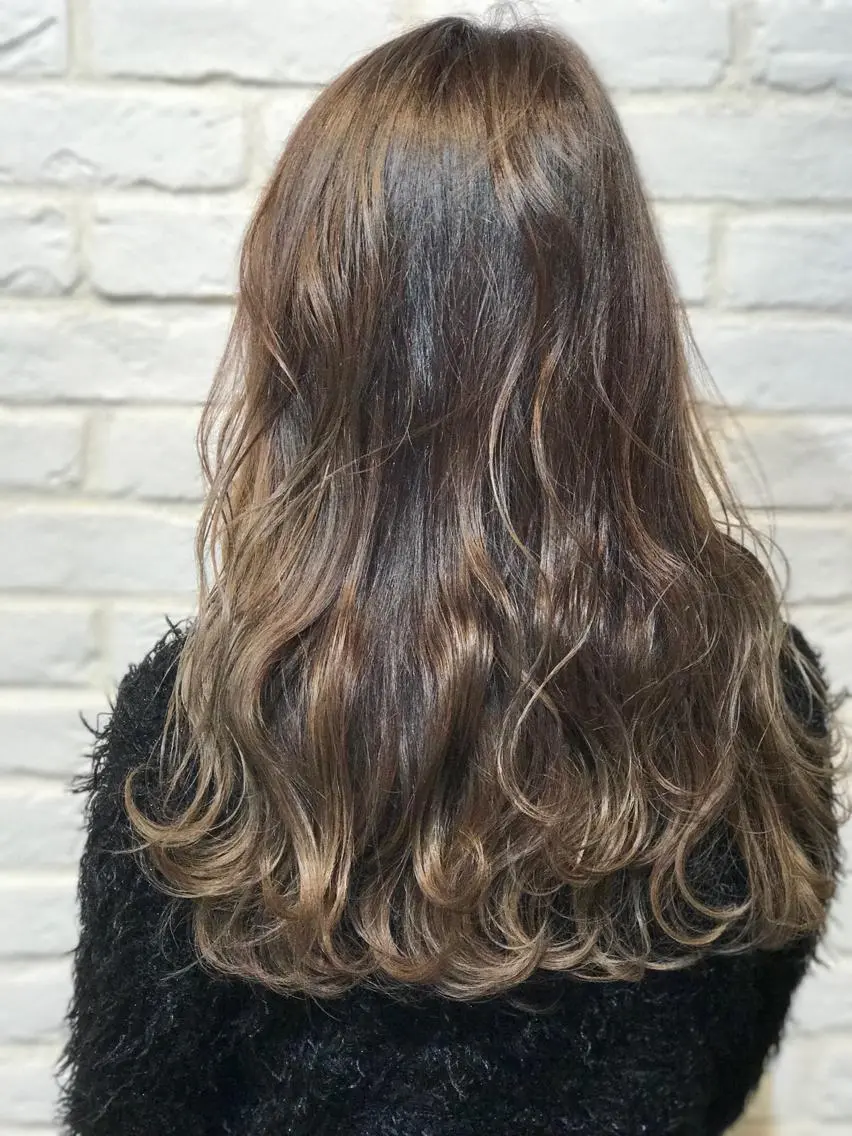 セミロング カラー 外国人風カラー UMEDA FIGAROのヘアスタイル