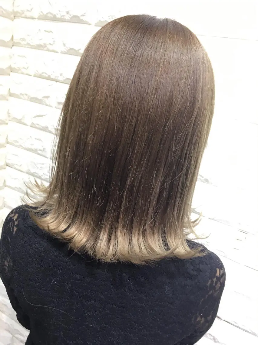 ミディアム カラー ベージュカラー ブロンド ヘアカラー IwAsh大和駅前店 河野亜里香のヘアスタイル