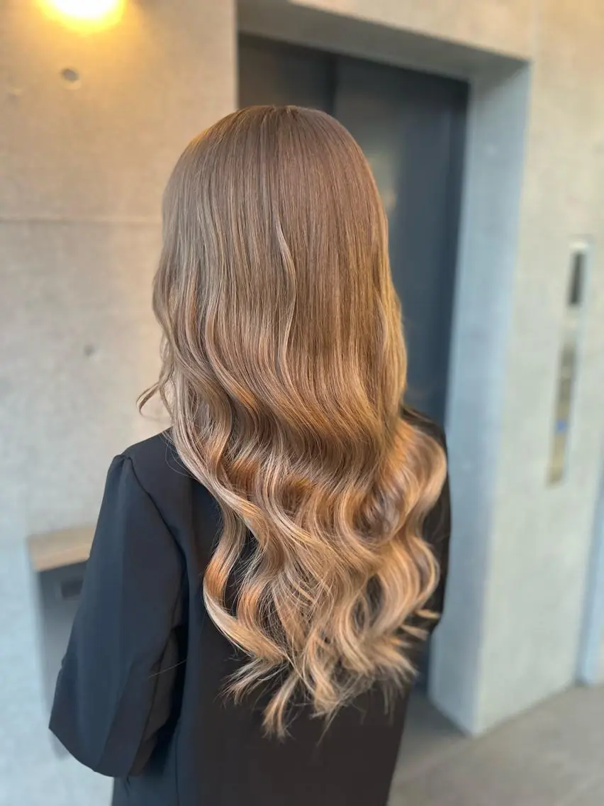 ミディアム カラー シールエクステ アディクシーカラー アッシュ バレイヤージュ ミストバング ヘアカラー エクステ 吉野 瑳桜のヘアスタイル
