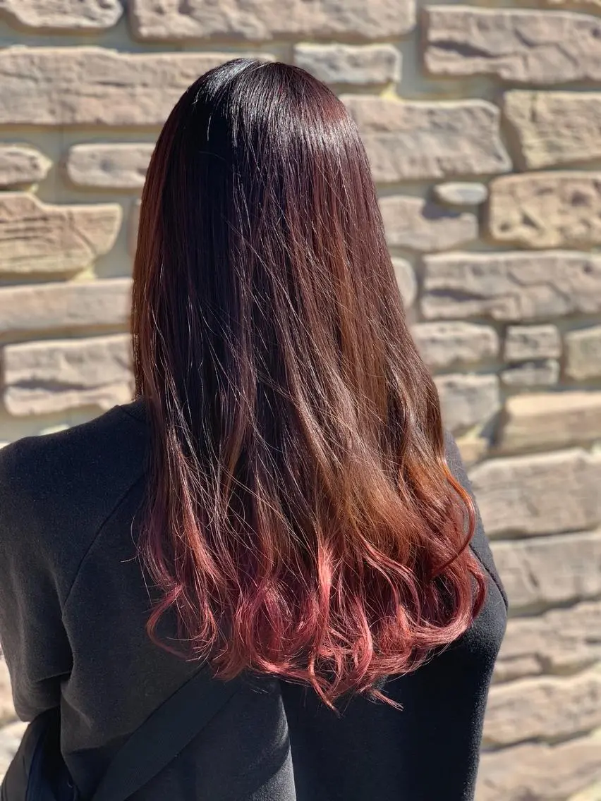 ロング カラー ブリーチ グラデーションカラー ピンクカラー 工藤 萌香のヘアスタイル