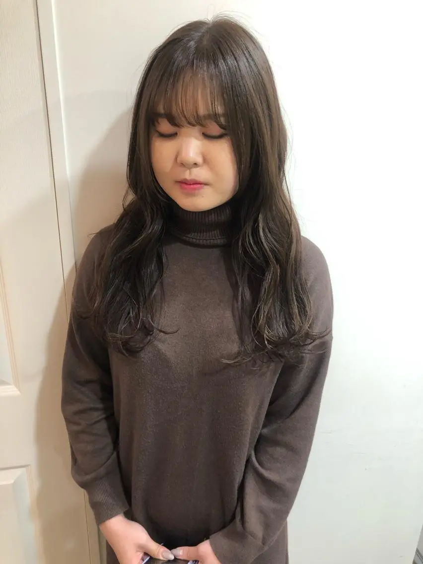 ロング カラー カット ヘアカラー トリートメント MIOベージュカラー 柔らかいカラーのヘアスタイル