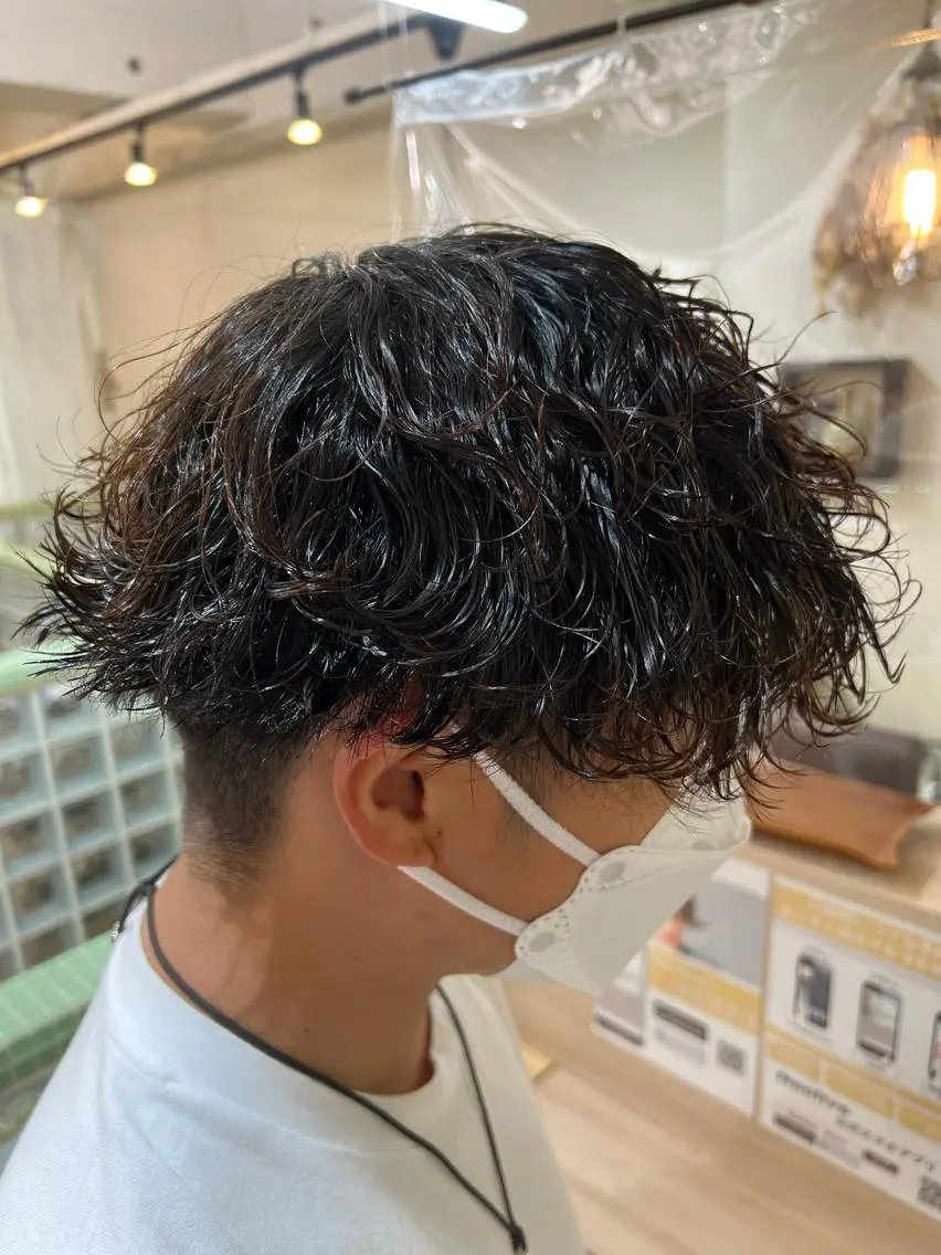 ショート パーマ メンズ 波巻きパーマ カット パーマ メンズカットパーマ ✂️ JOYAのヘアスタイル