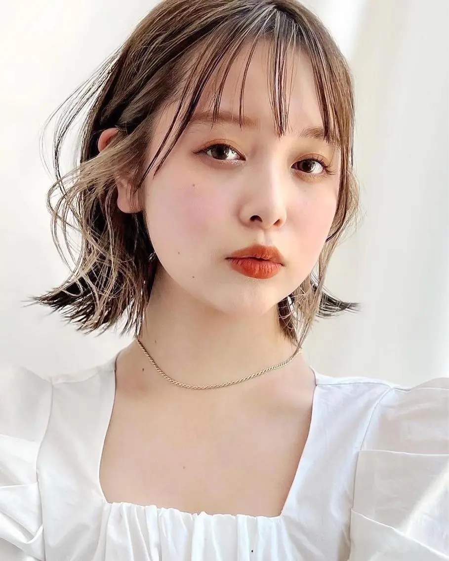 ミディアム カラー グレージュ ボブ カット ヘアカラー トリートメント レイヤー専門家 ダブルカラー修のヘアスタイル