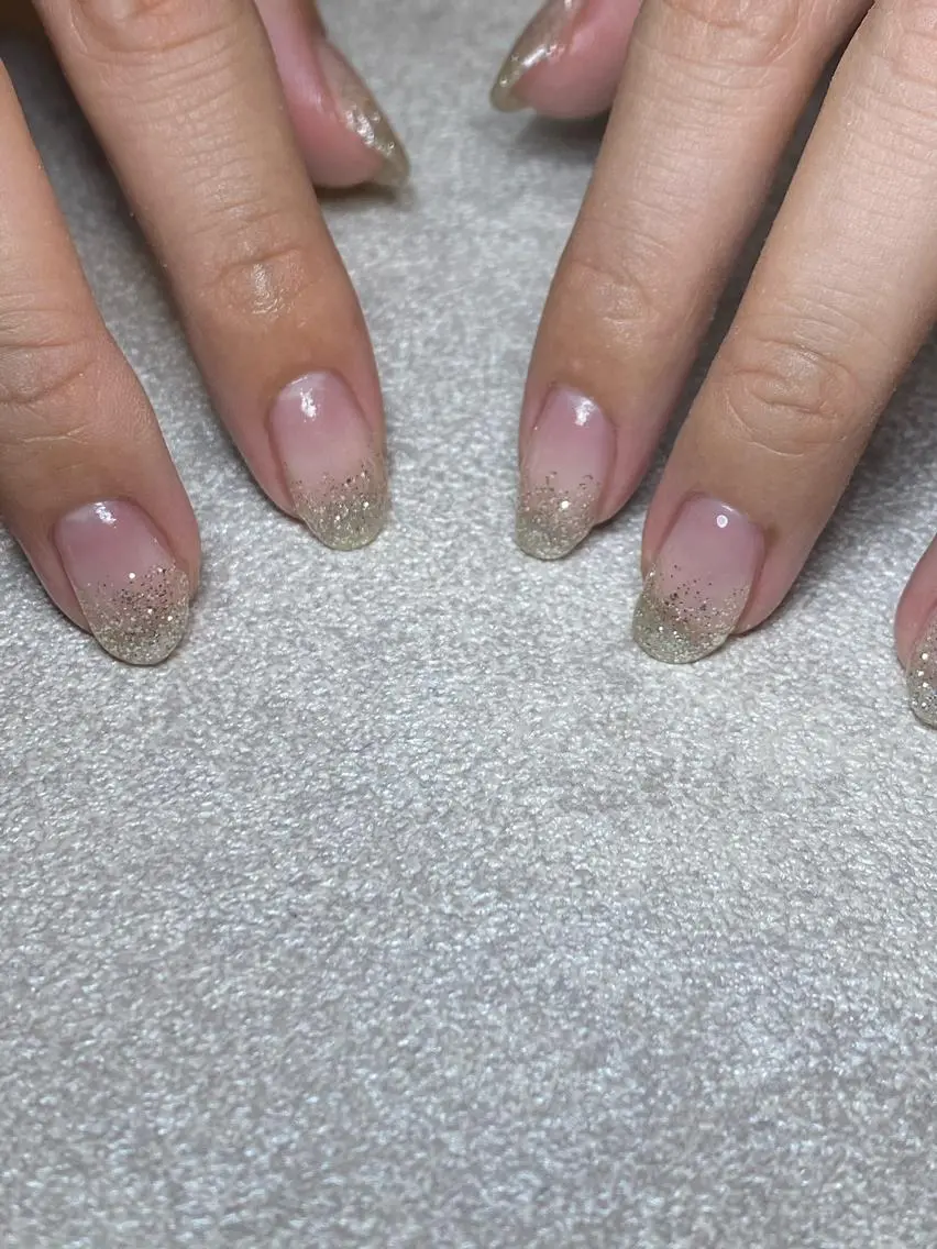 ネイル グラデーション キラキラネイル ラメ(グリッター) ラメグラデーション ハンドネイル LIll nailのネイルデザイン
