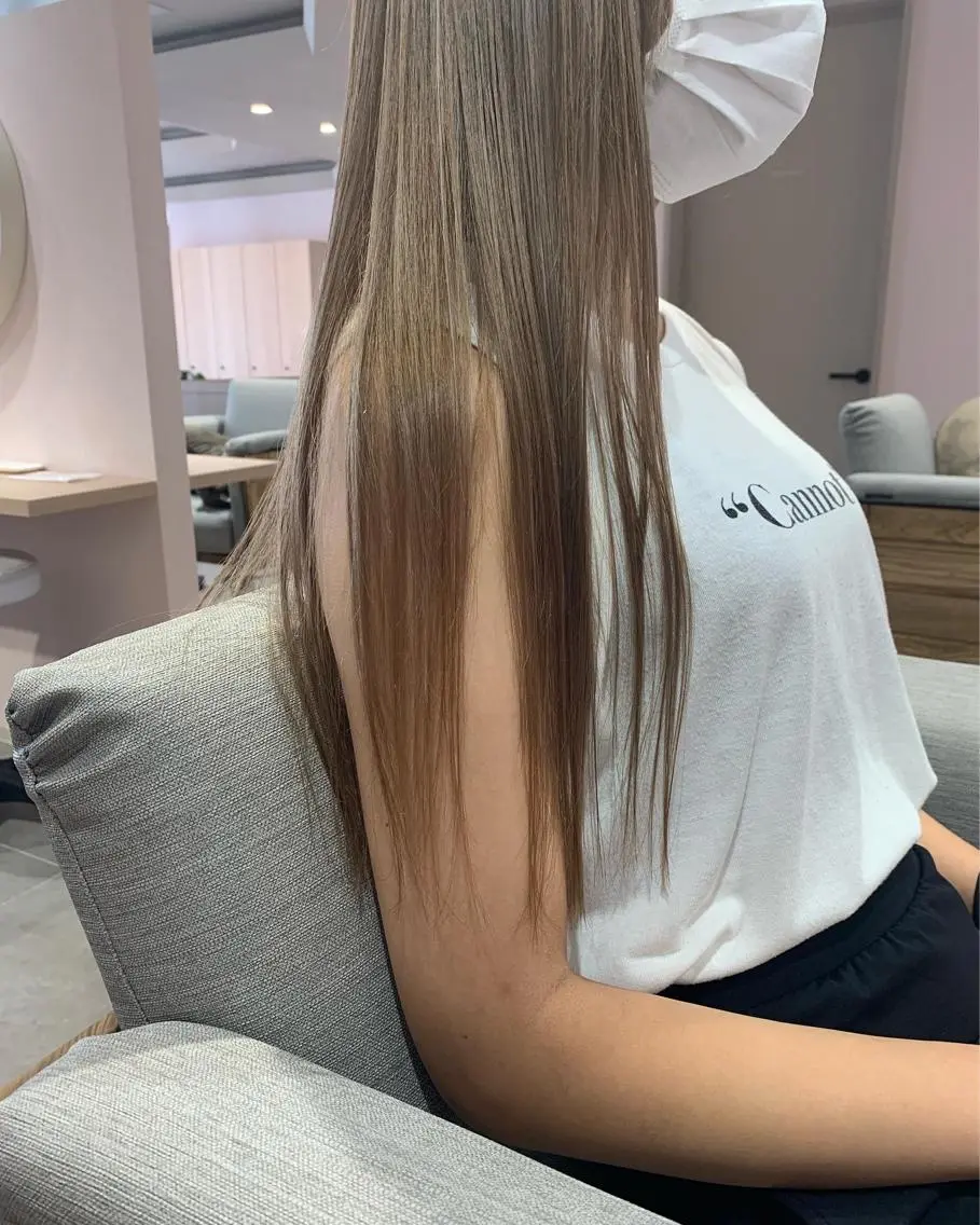 カラー ベージュカラー グレージュ ミルクティーベージュ rio .のヘアスタイル