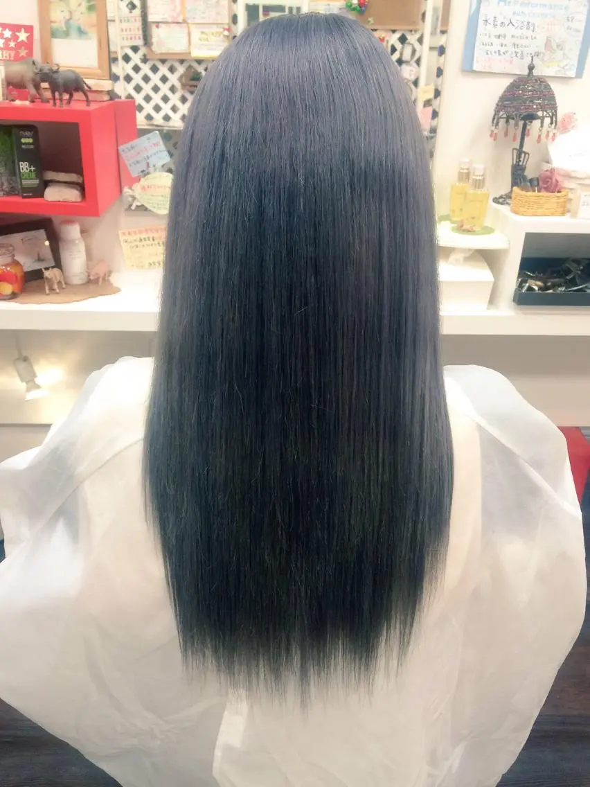 ロング カラー 岩谷/ブリーチ 🪽透明感カラーのヘアスタイル