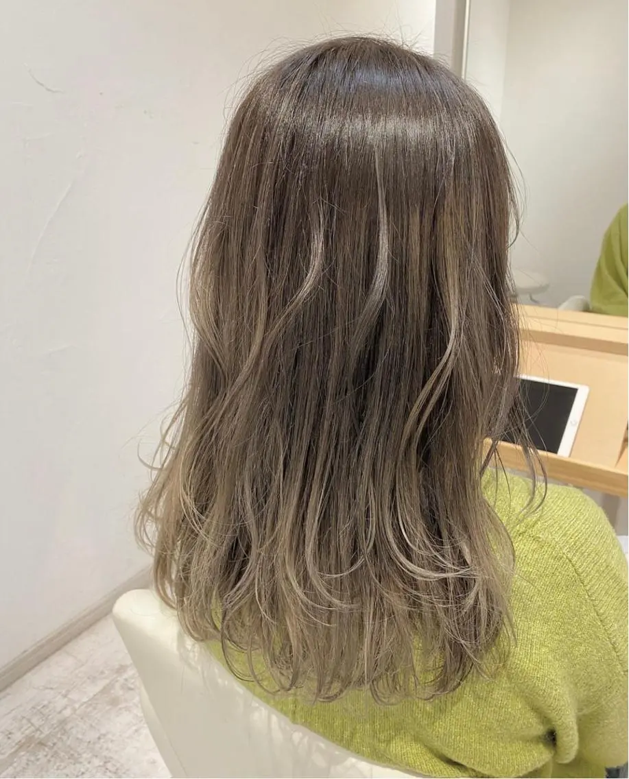 カラー アッシュ ベージュカラー ブリーチ ケアブリーチ ダブルカラー ヘアカラー 🌼あんなtrend color🌼のヘアスタイル